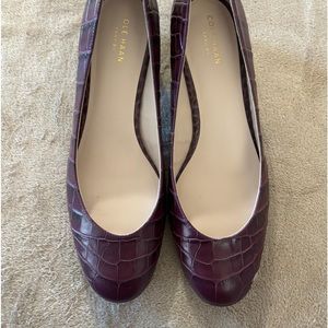 Cole Haan croc embossed shoes. Size 9